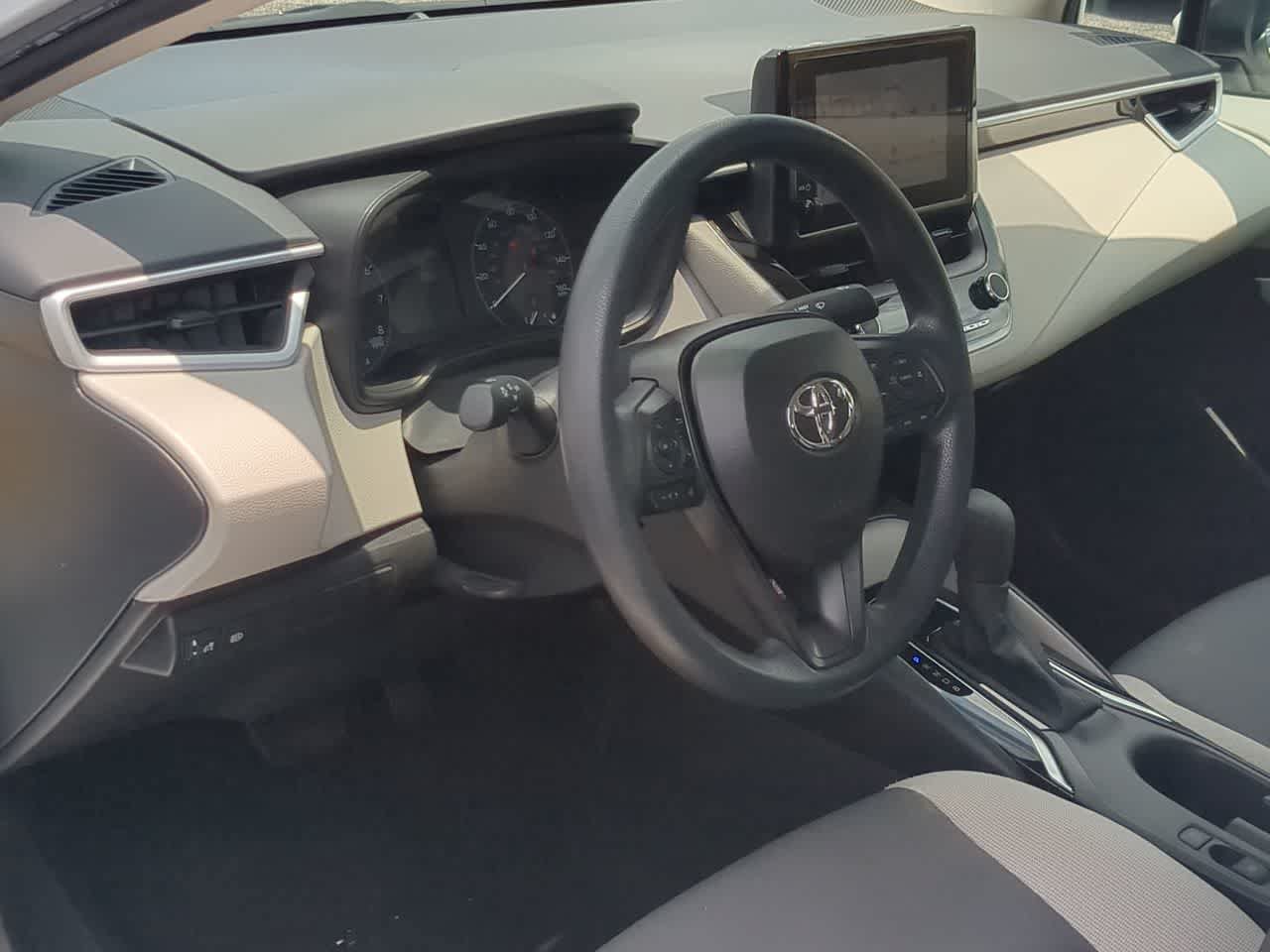Used 2025 Toyota Corolla LE FWD image 10