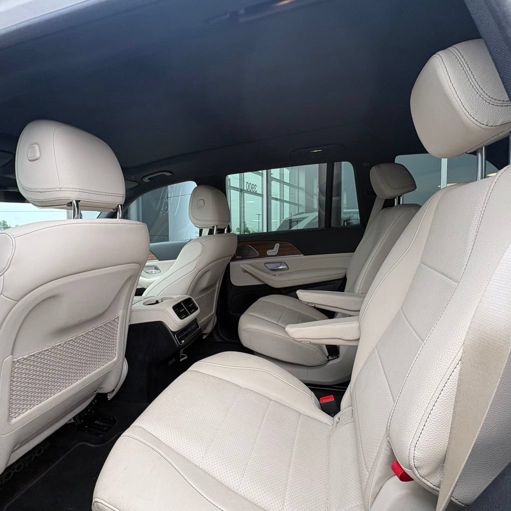 Used 2024 Mercedes-Benz GLS 450 4MATIC image 10