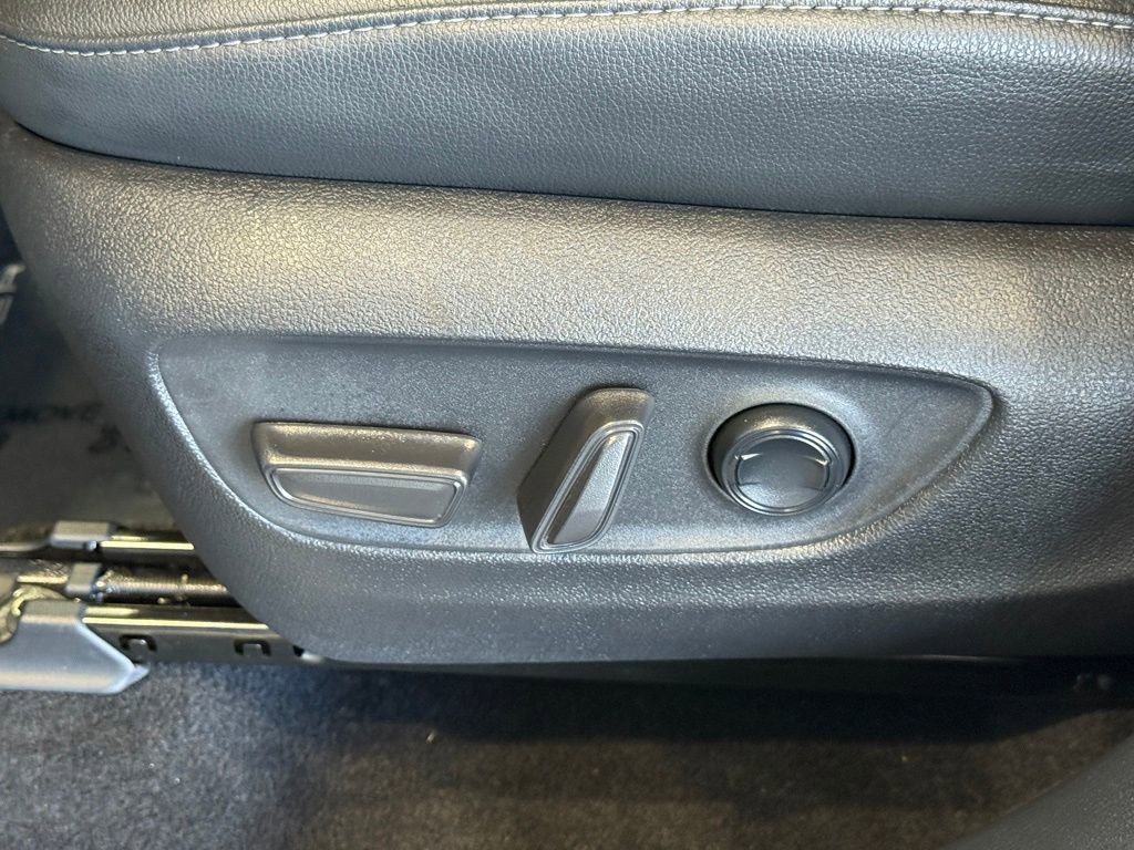 Used 2024 Toyota Grand Highlander Limited image 20