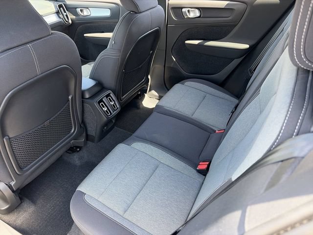 Used 2023 Volvo XC40 B4 Core w/ Protection Package FWD image 17
