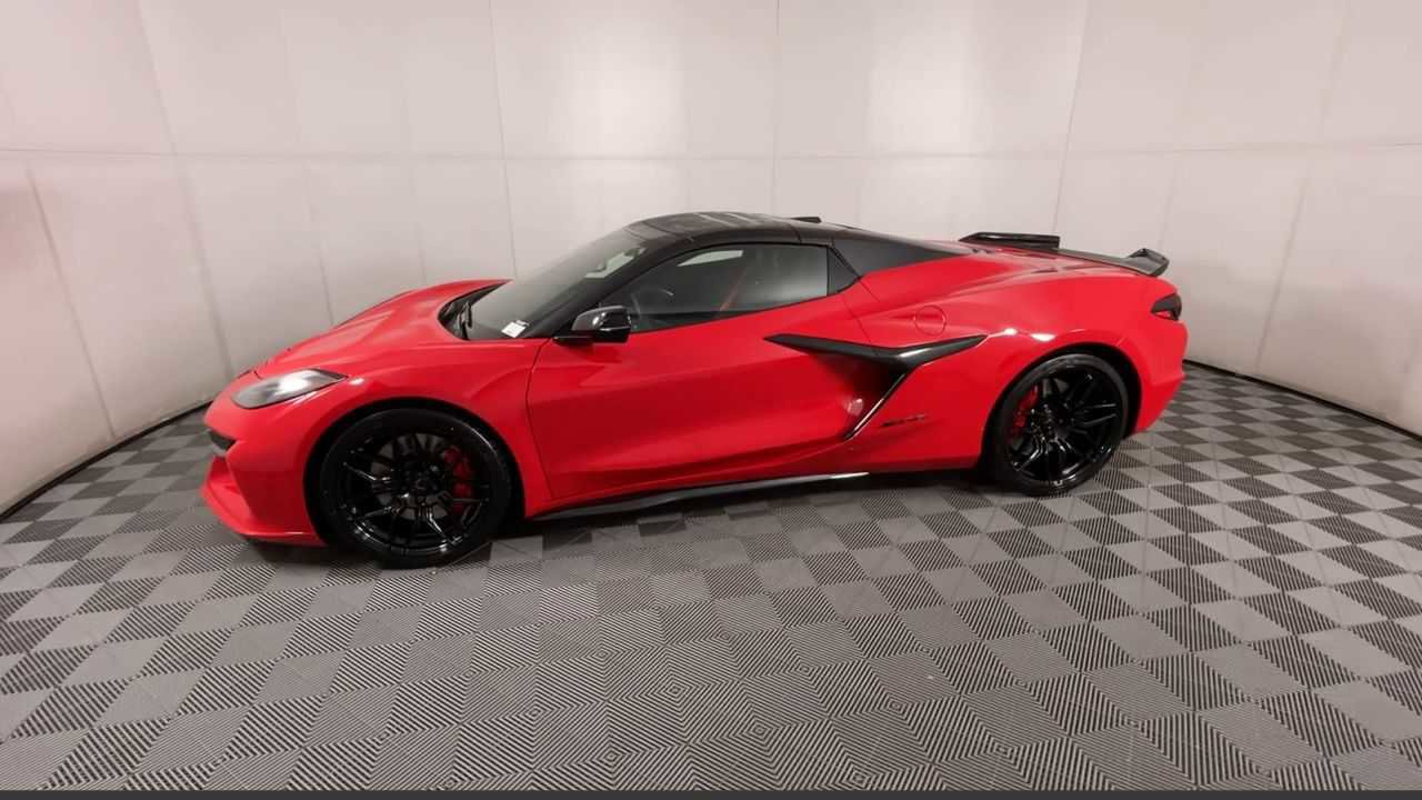 New 2025 Chevrolet Corvette Z06 image 8