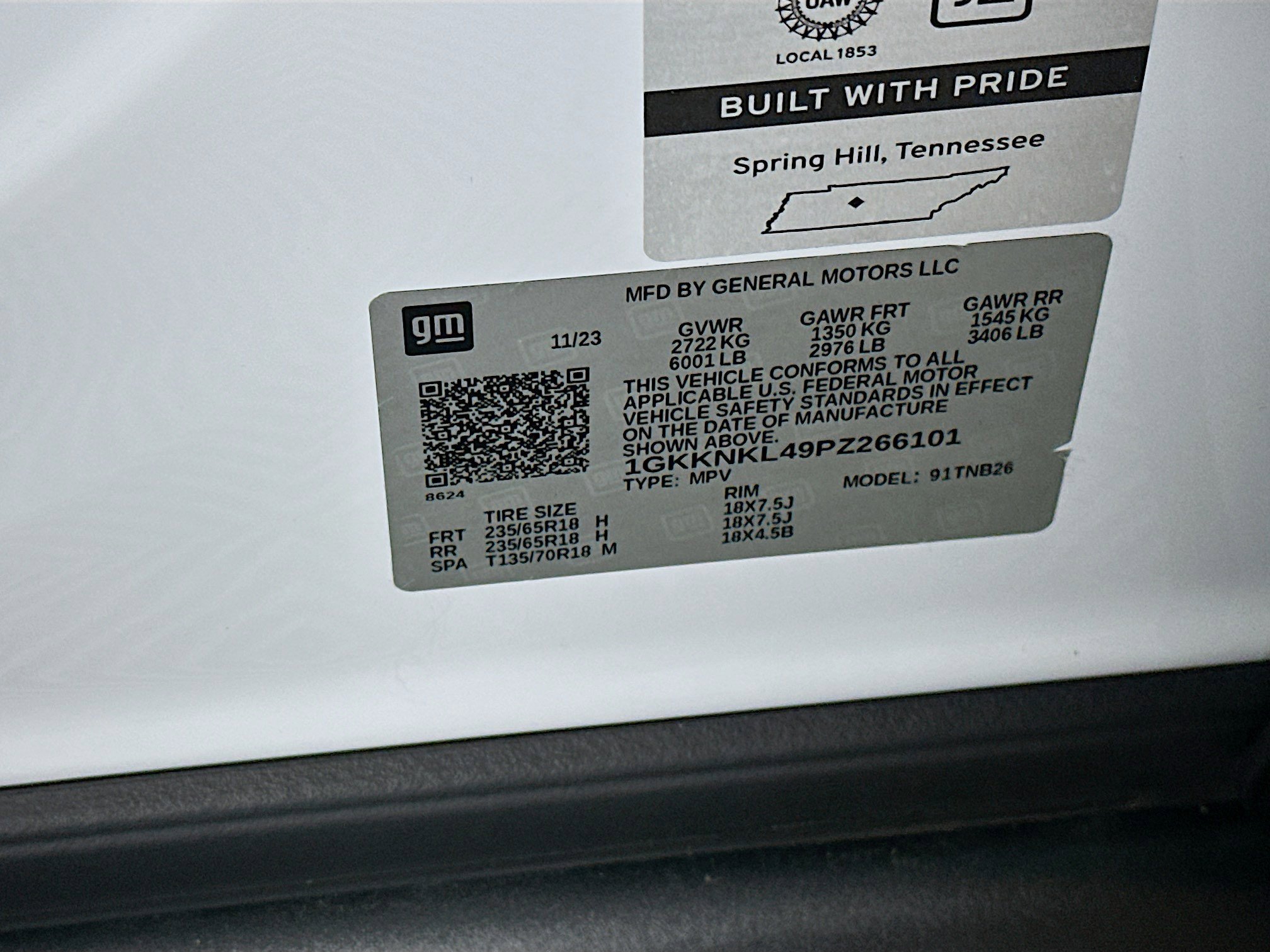 Used 2023 GMC Acadia SLE w/ Driver Convenience Package image 12