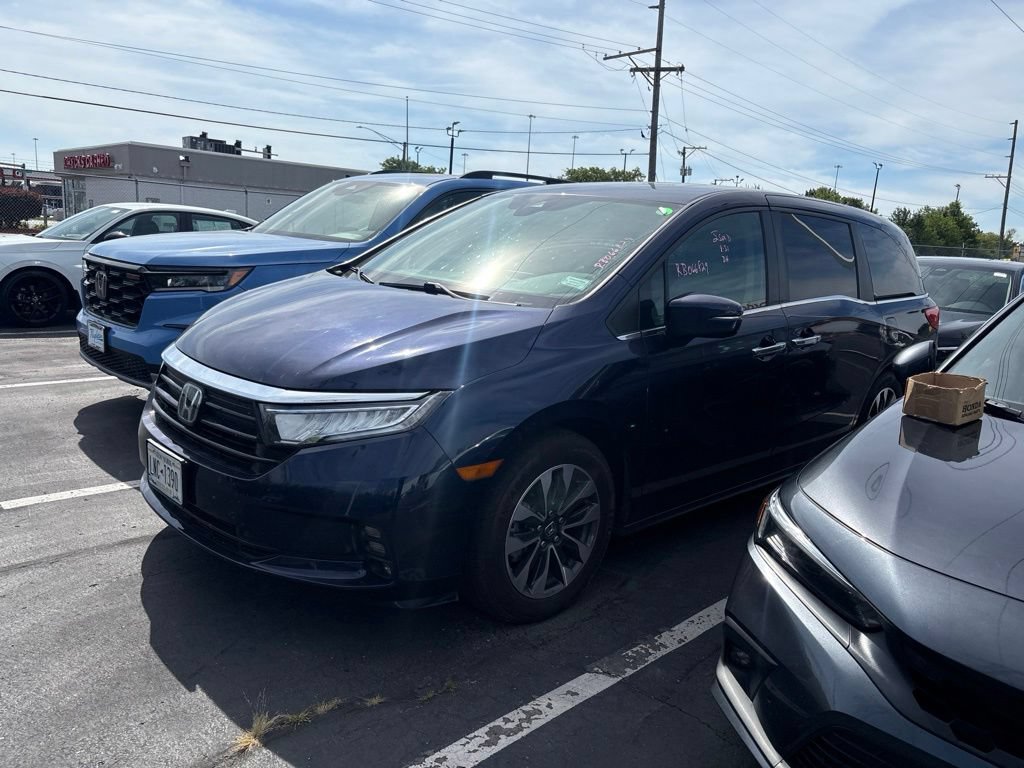 Used 2024 Honda Odyssey EX-L image 3