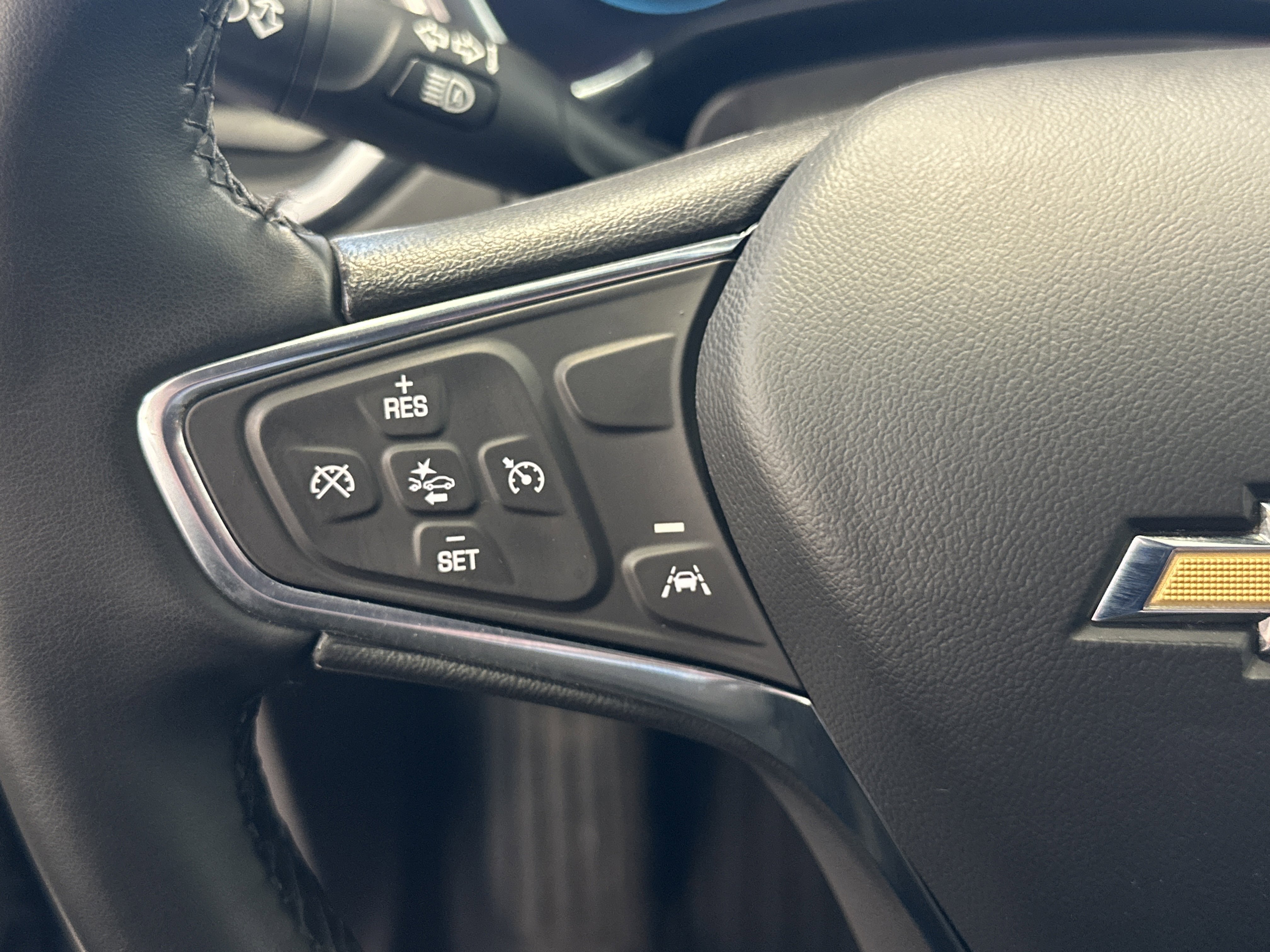 Used 2024 Chevrolet Equinox LT FWD image 34