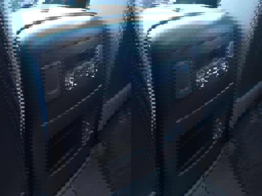 Used 2019 GMC Yukon XL SLT image 25