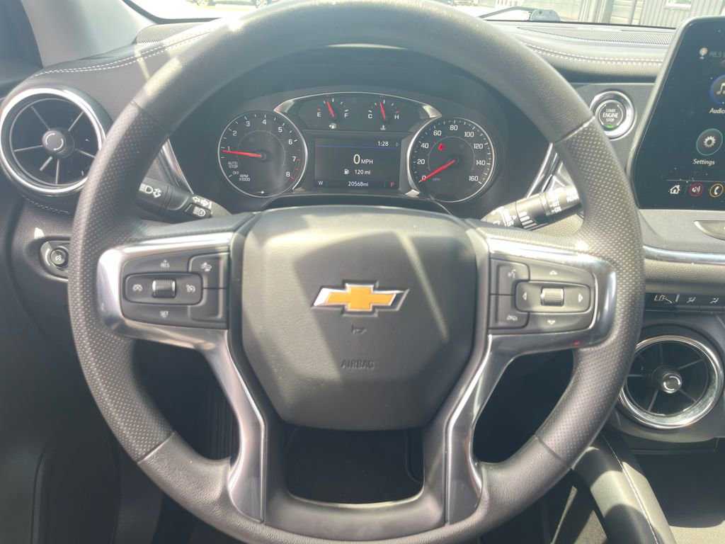 Used 2025 Chevrolet Blazer LT FWD image 16