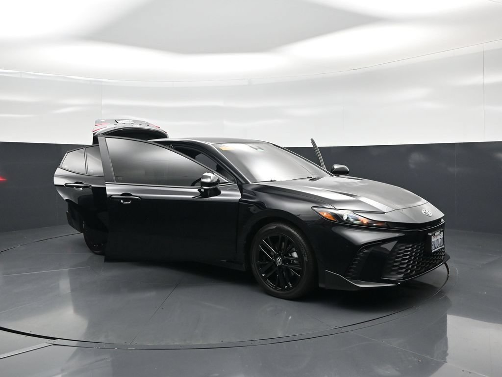 Used 2026 Toyota Camry SE FWD image 30