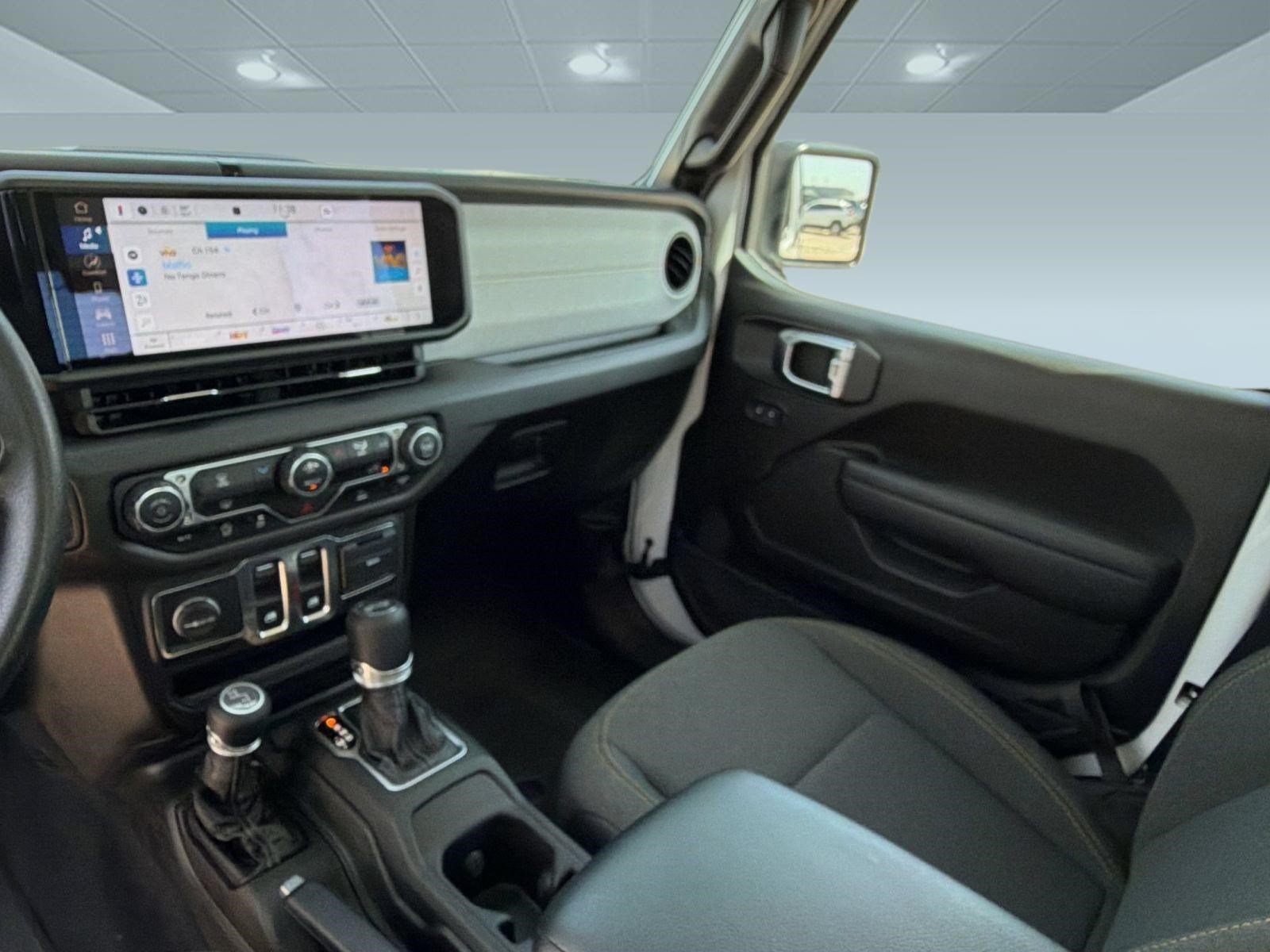 Used 2025 Jeep Wrangler Sport AWD/4WD image 28