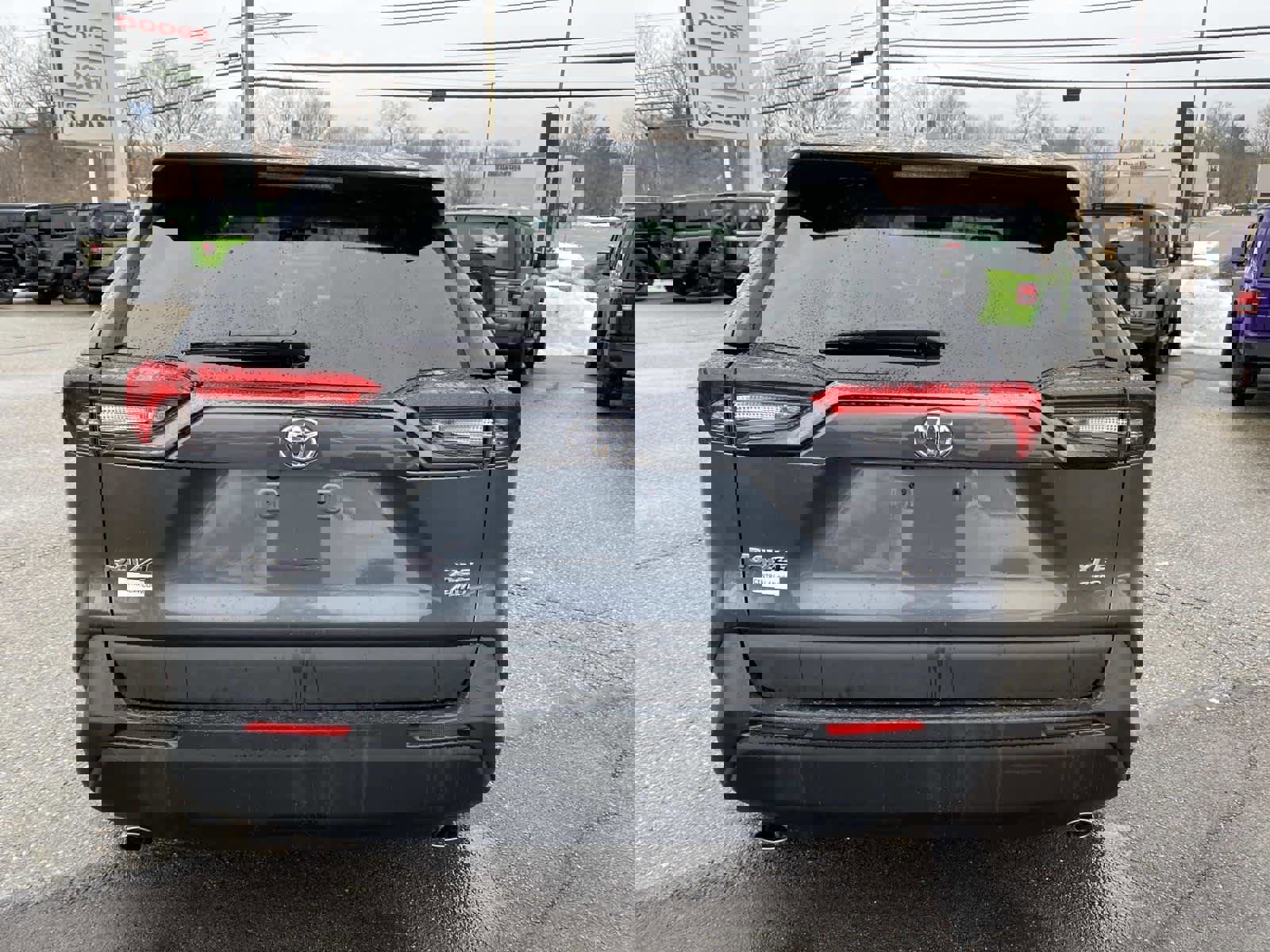 Used 2023 Toyota RAV4 XLE w/ Convenience Package image 4