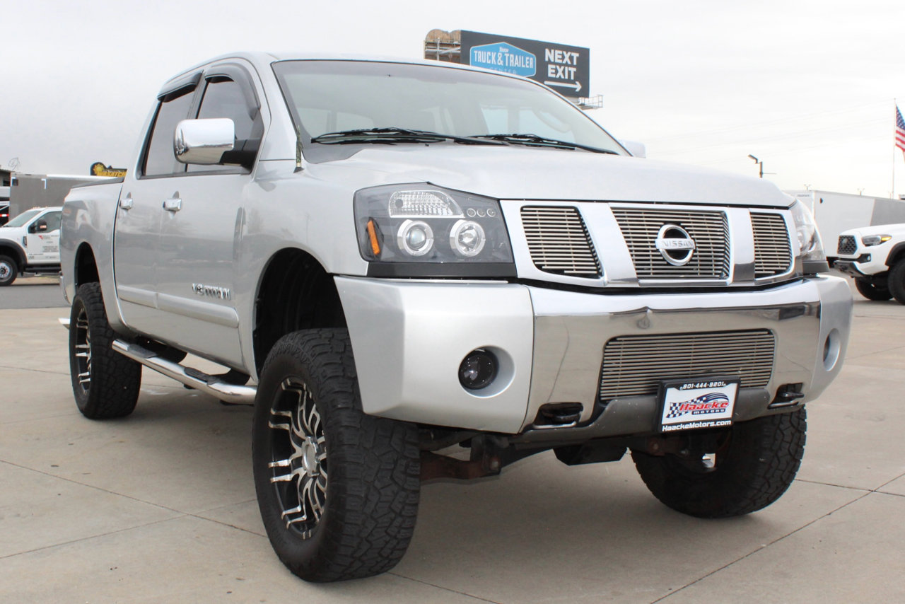 Used 2006 Nissan Titan LE w/ (R02) LE Off-Road Pkg image 11