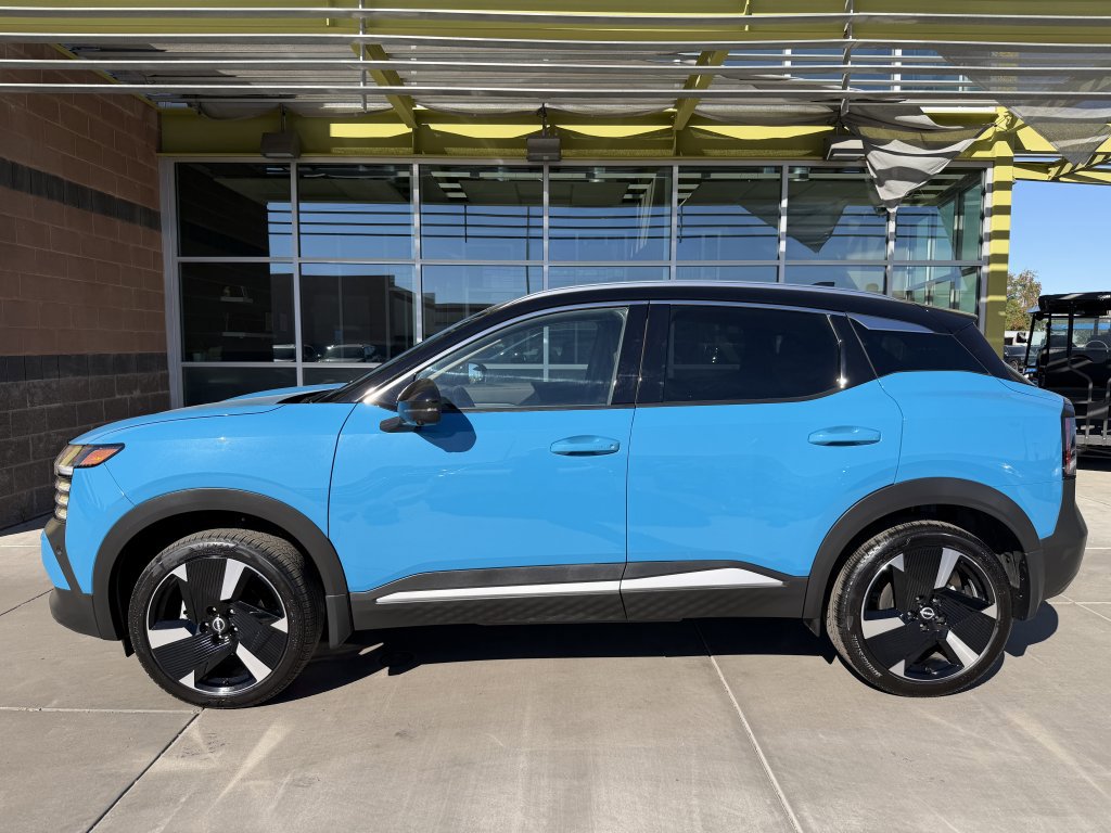 Used 2025 Nissan Kicks SR FWD image 7