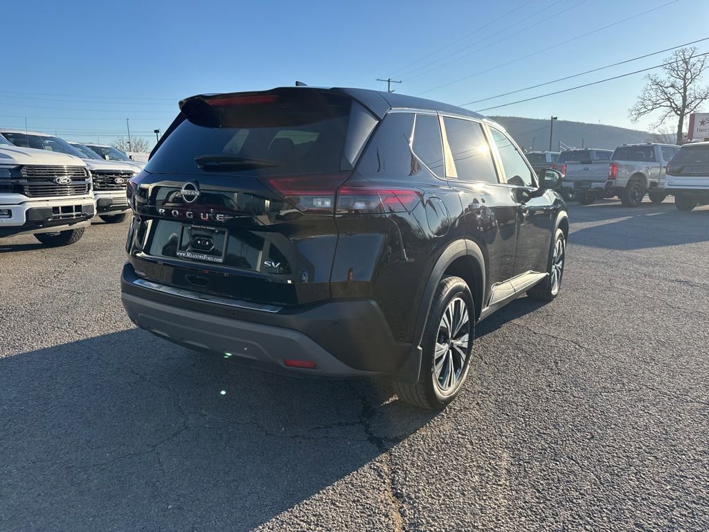 Used 2023 Nissan Rogue SV image 4