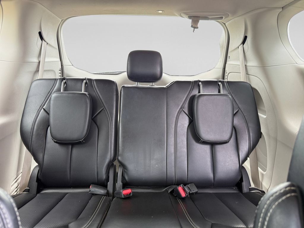 Used 2024 Chrysler Pacifica Touring-L FWD image 39