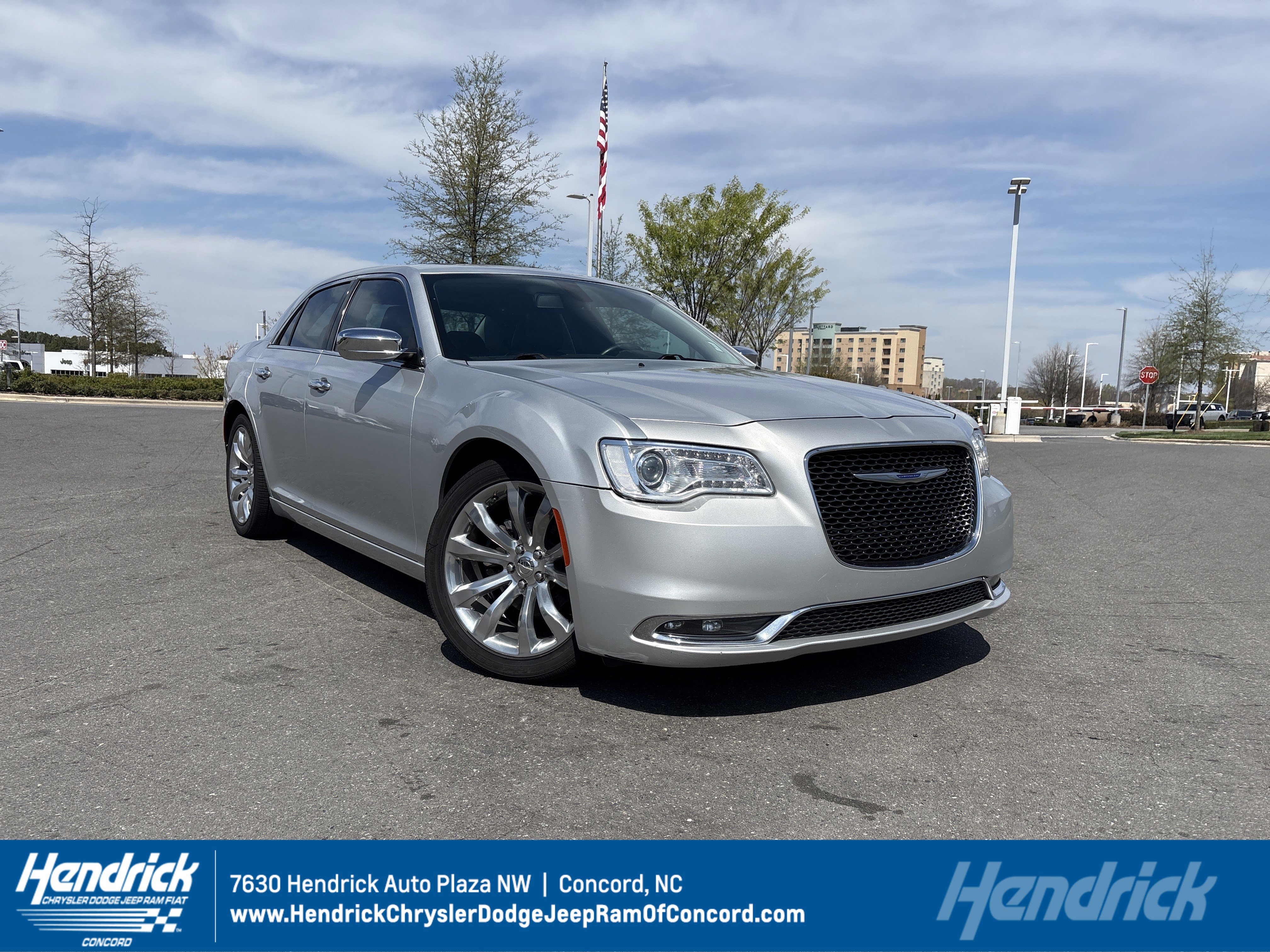 Used 2020 Chrysler 300 Limited image 1