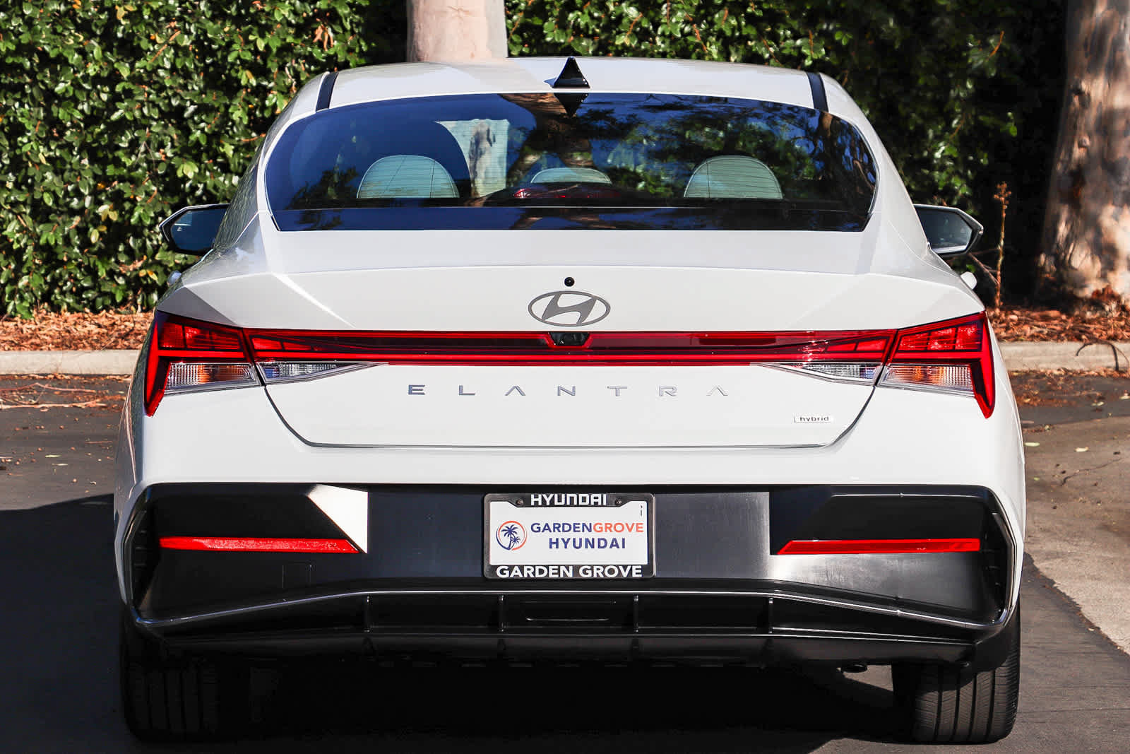 Used 2025 Hyundai Elantra Limited FWD image 7