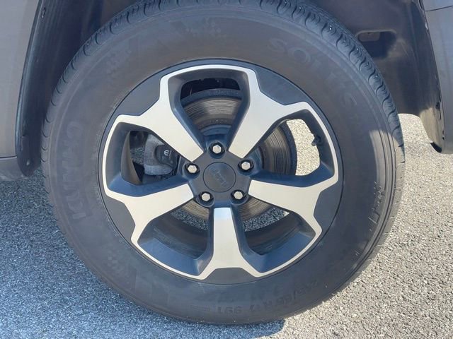 Used 2019 Jeep Renegade Trailhawk w/ Cold Weather Group II image 35