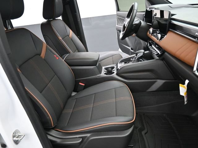 Used 2024 GMC Canyon AT4 w/ Technology Package image 24