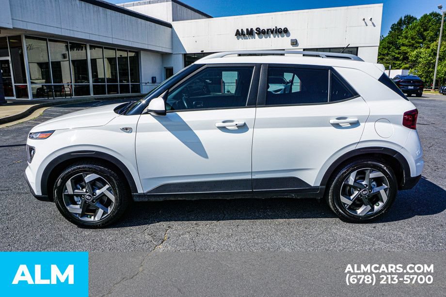 Used 2025 Hyundai Venue SEL FWD image 6
