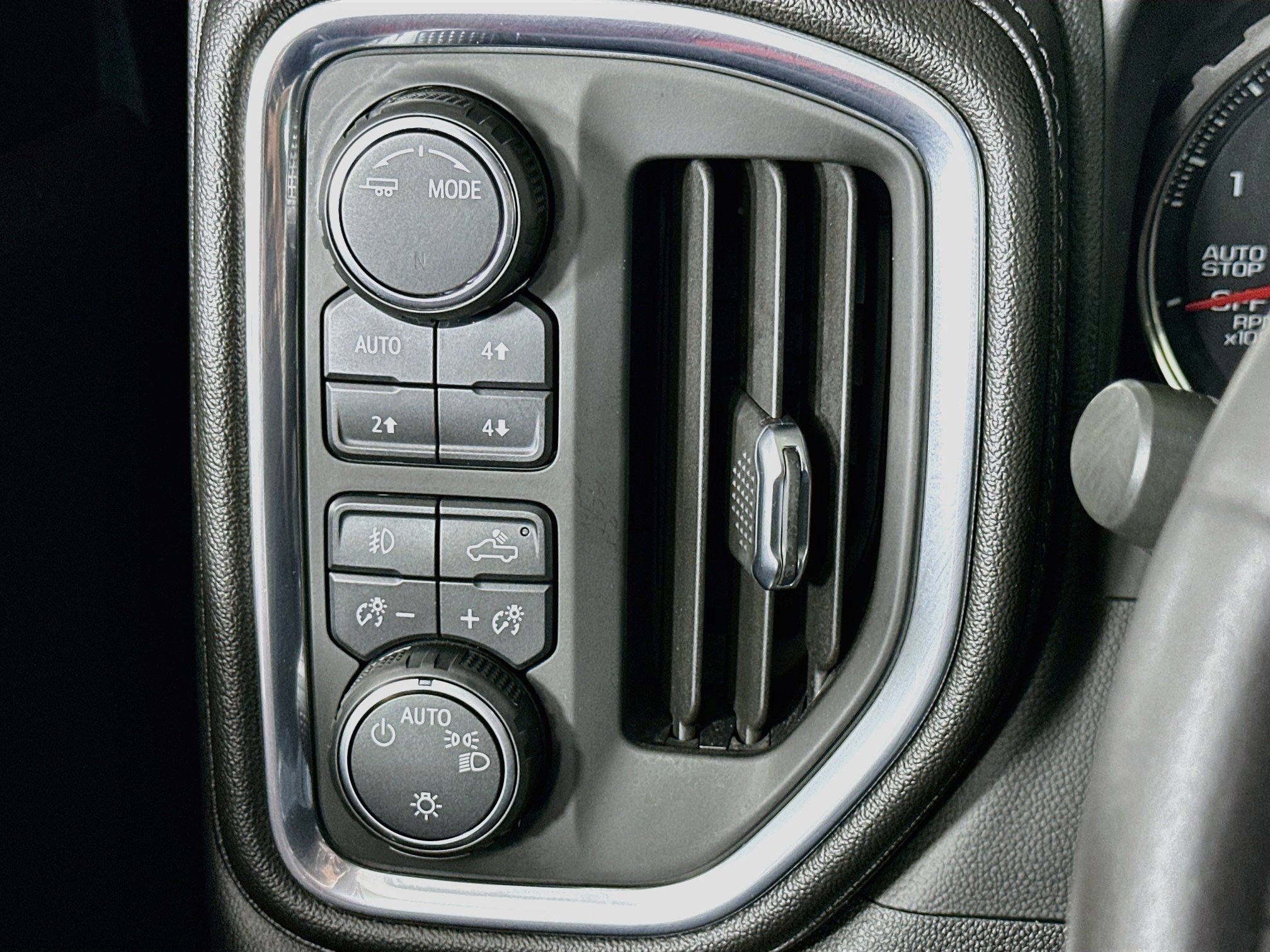 Used 2021 Chevrolet Silverado 1500 LT Trail Boss AWD/4WD image 17