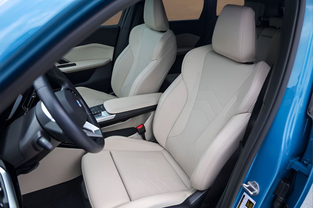 Used 2025 BMW X1 xDrive28i w/ Convenience Package AWD/4WD image 7