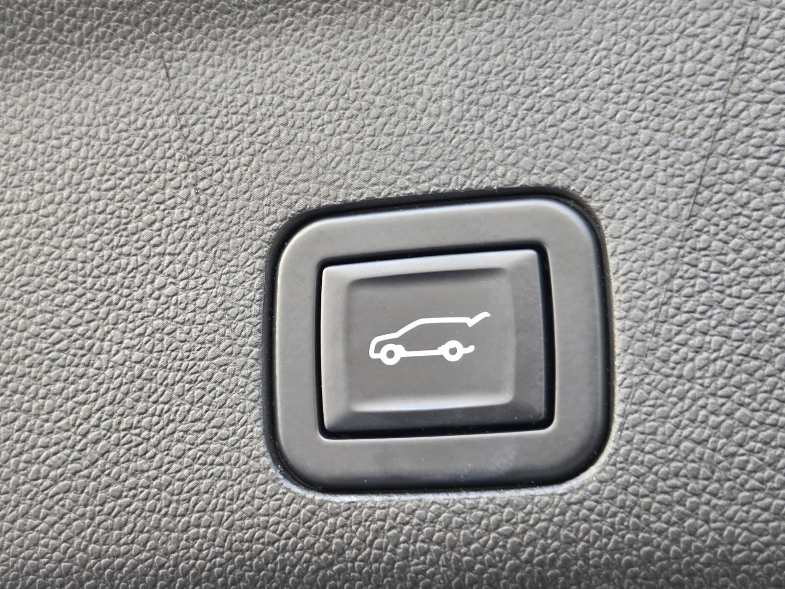 Used 2022 GMC Yukon AT4 w/ AT4 Premium Plus Package AWD/4WD image 33