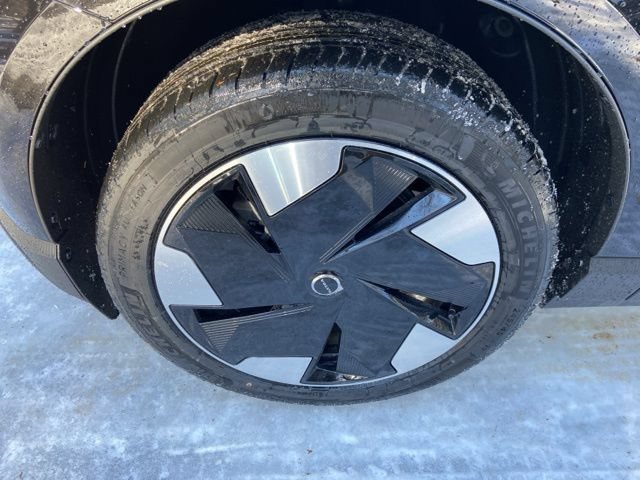 New 2026 Volvo EX30 Plus w/ Climate Package RWD image 9
