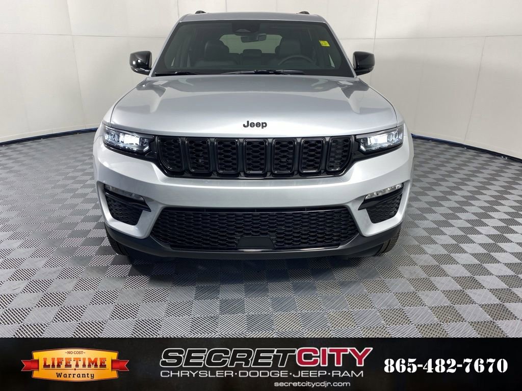 New 2025 Jeep Grand Cherokee Limited w/ Black Appearance Package video 2