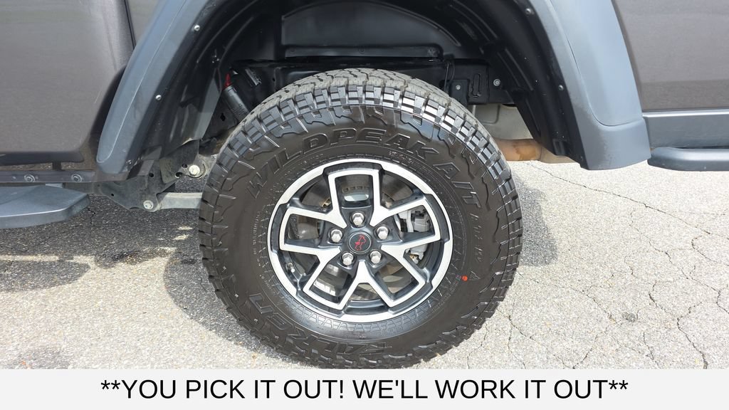 Used 2024 Jeep Gladiator Rubicon w/ Technology Group AWD/4WD image 11