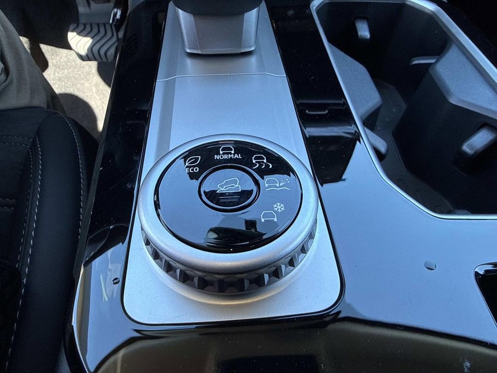 New 2026 Mitsubishi Outlander SE image 31