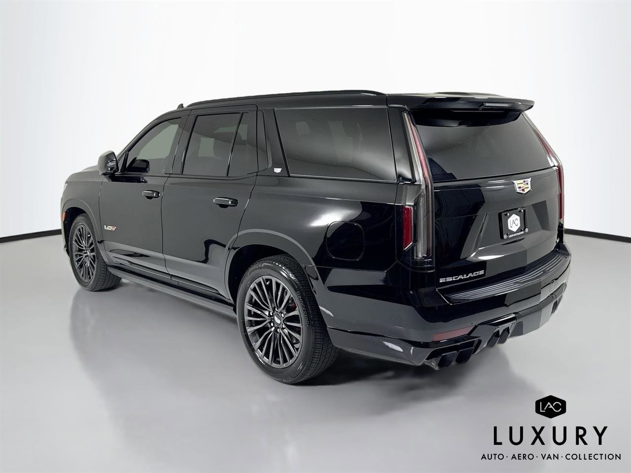 Used 2023 Cadillac Escalade V w/ LPO, Floor Liner Package image 8