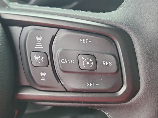 Used 2025 Jeep Gladiator Sport image 30