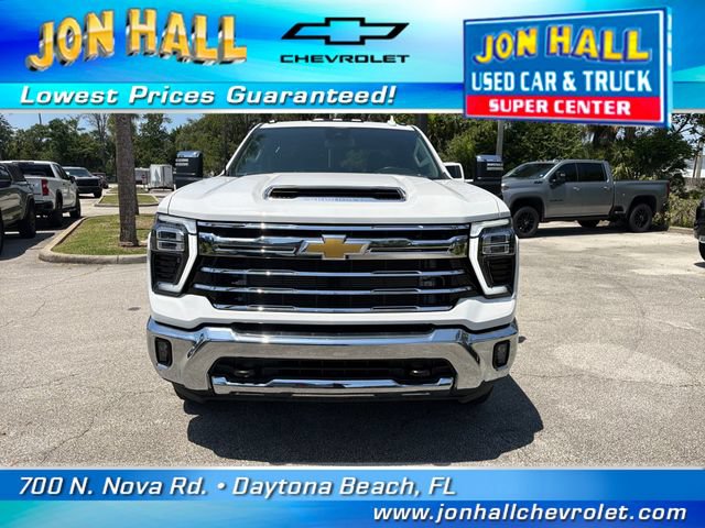 Used 2025 Chevrolet Silverado 3500 LTZ w/ LTZ Convenience Package AWD/4WD image 17