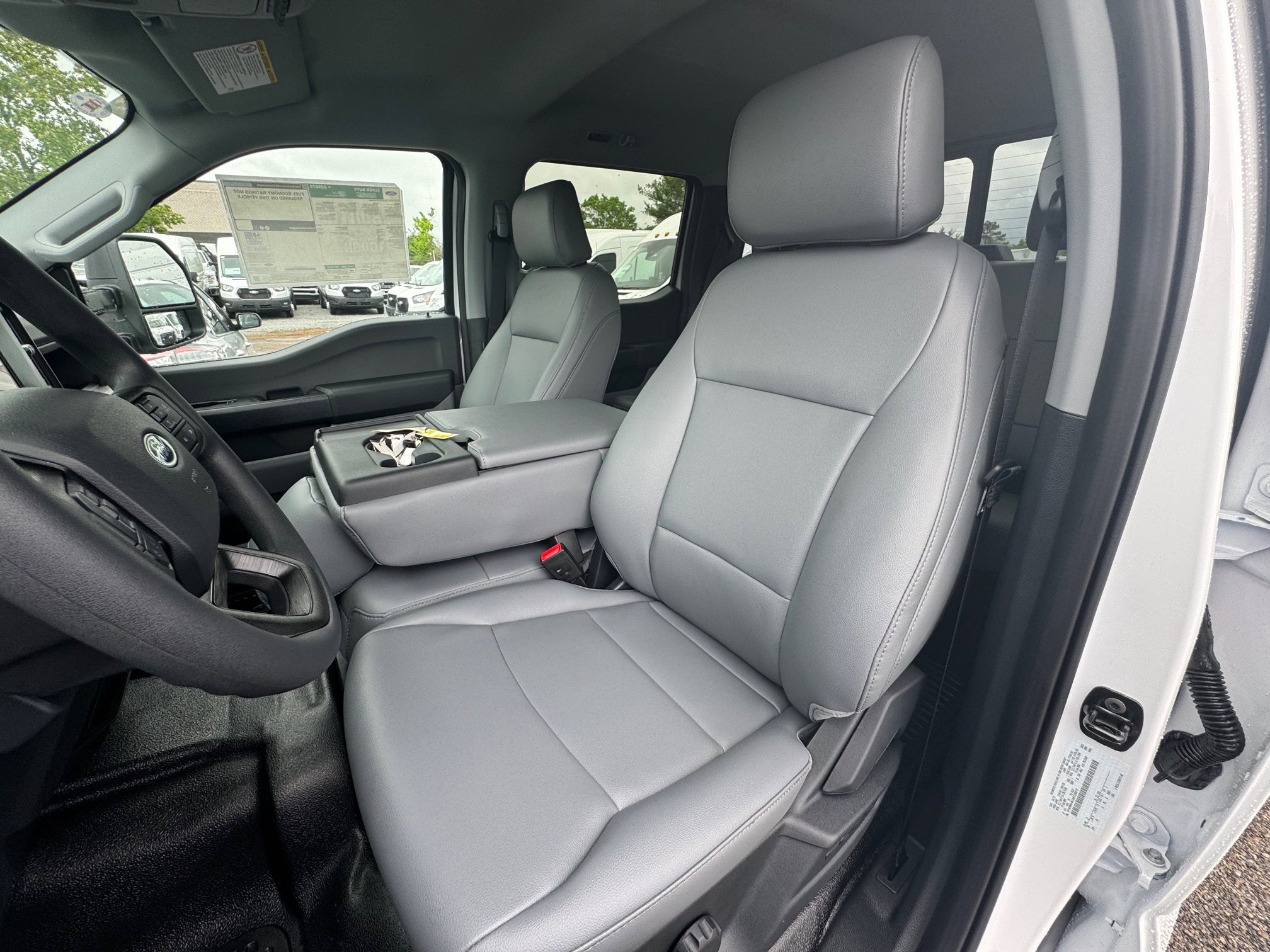 New 2025 Ford F550 4x4 Crew Cab Super Duty w/ XL Chrome Package image 3