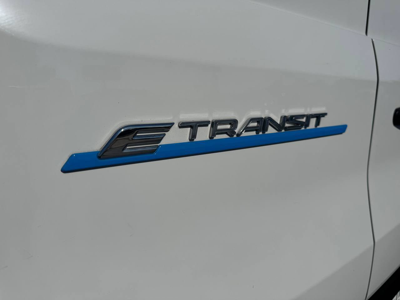 Used 2022 Ford E-Transit Medium Roof w/ Load Area Protection Package RWD image 43