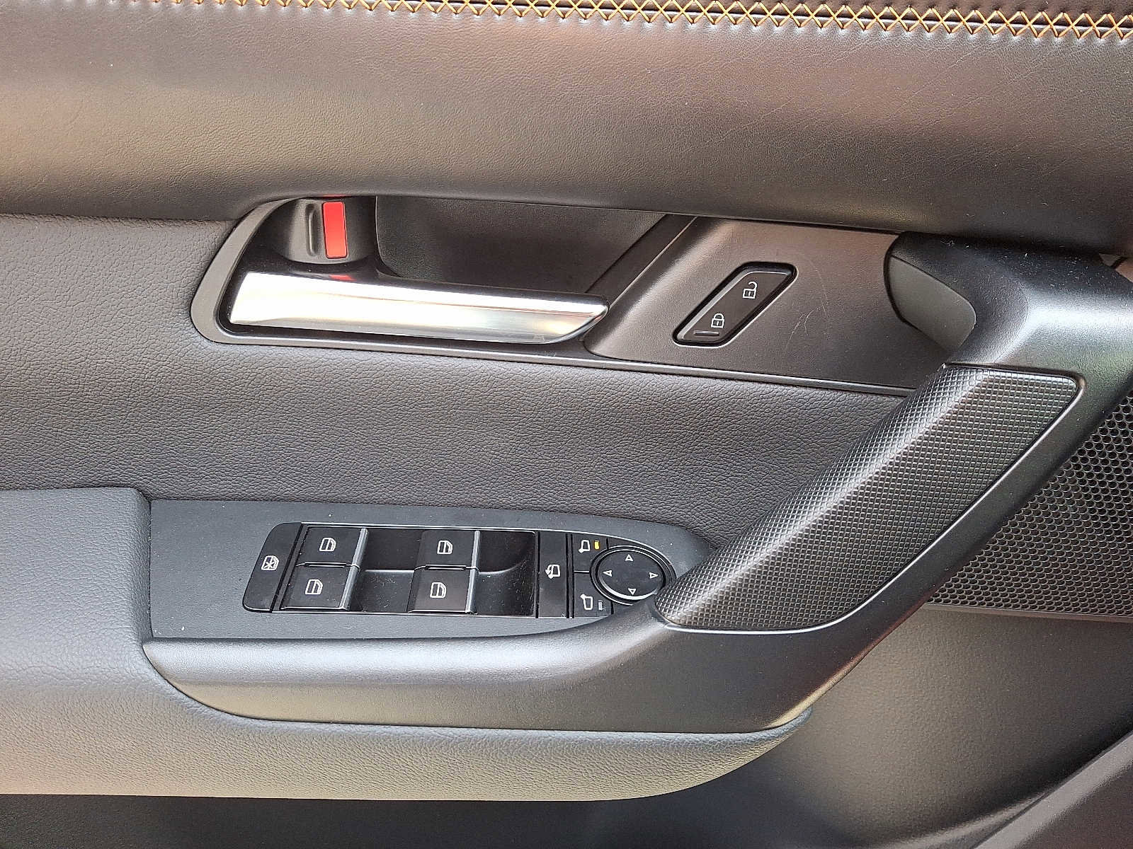 Certified 2025 MAZDA CX-50 AWD 2.5 S w/ Cargo Package image 13