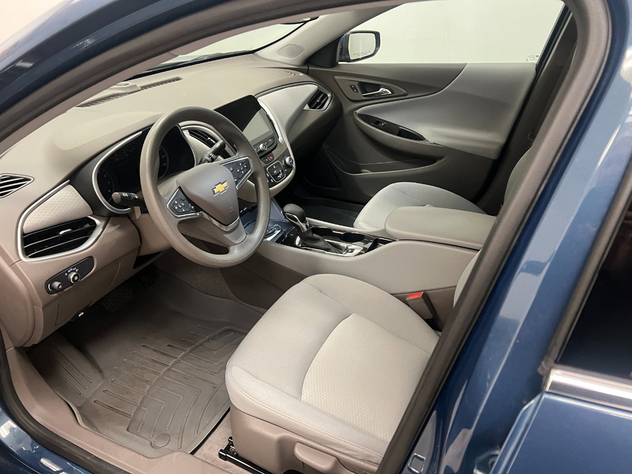 Used 2024 Chevrolet Malibu LS image 24