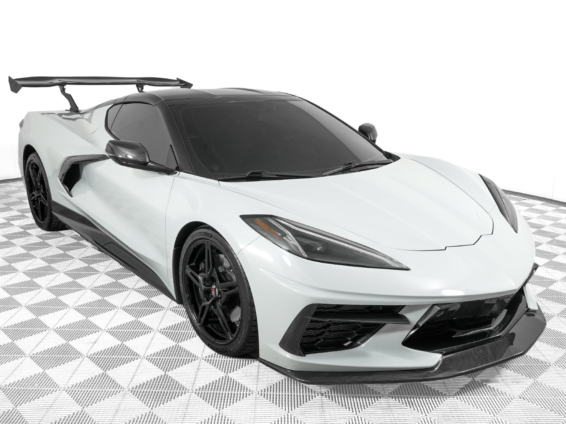Used 2020 Chevrolet Corvette Stingray Preferred Cpe w/ 2LT Preferred Equipment Group RWD image 3