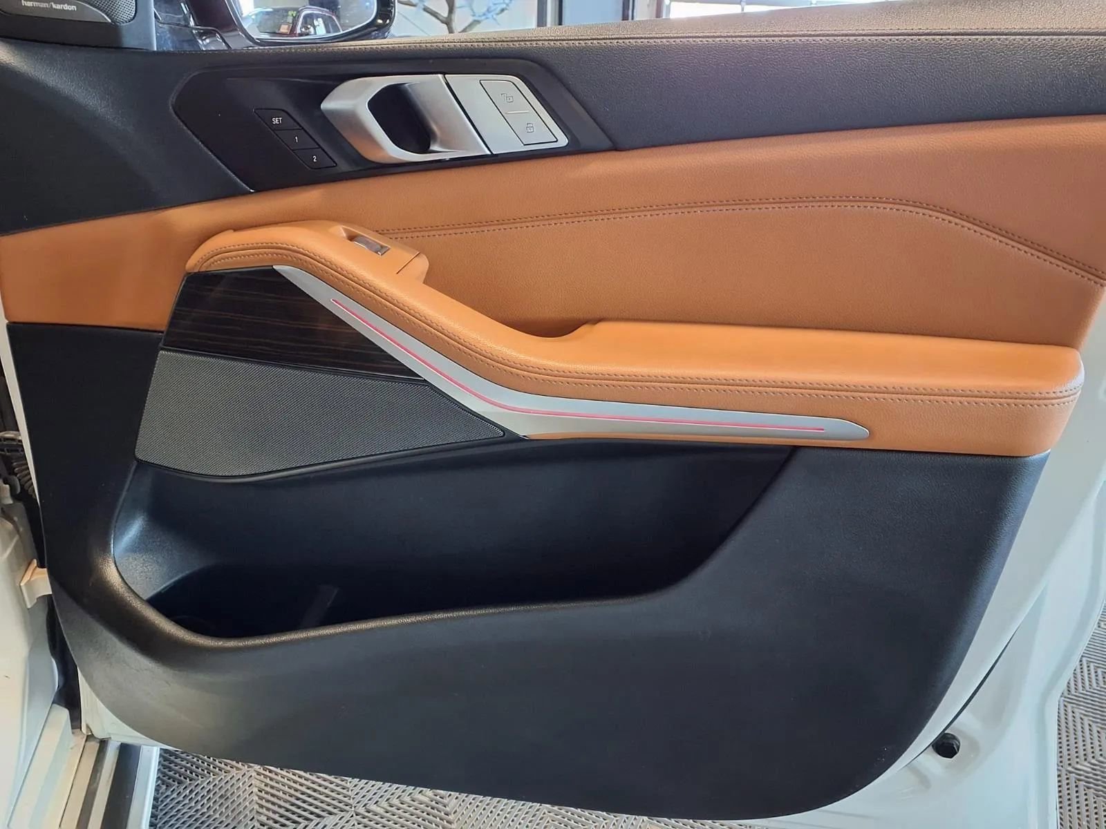 Used 2020 BMW X7 xDrive40i w/ Premium Package image 14