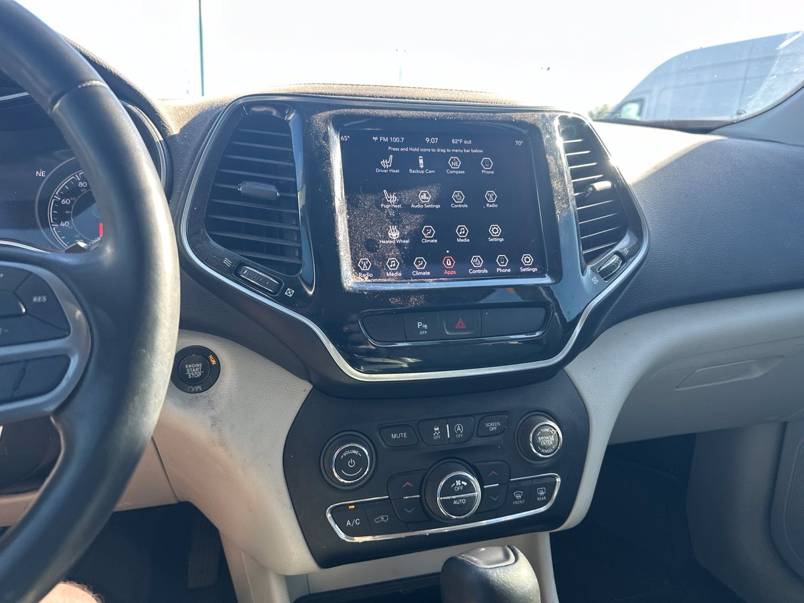 Used 2019 Jeep Cherokee Limited AWD/4WD image 11