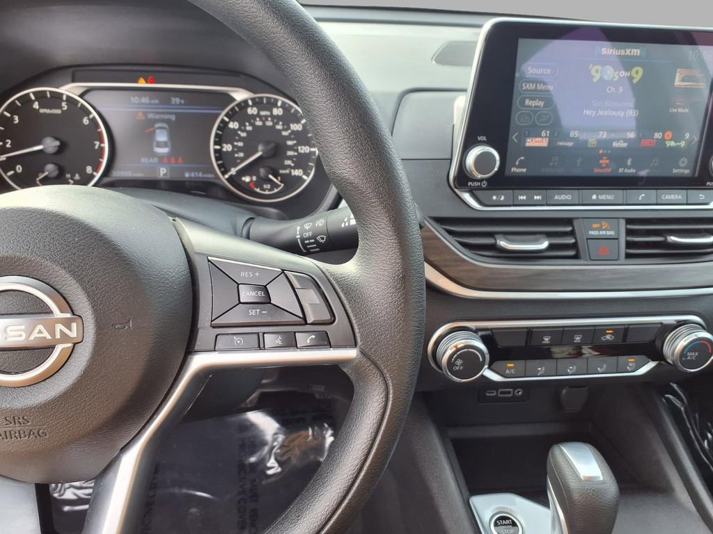 Used 2025 Nissan Altima 2.5 SV image 11