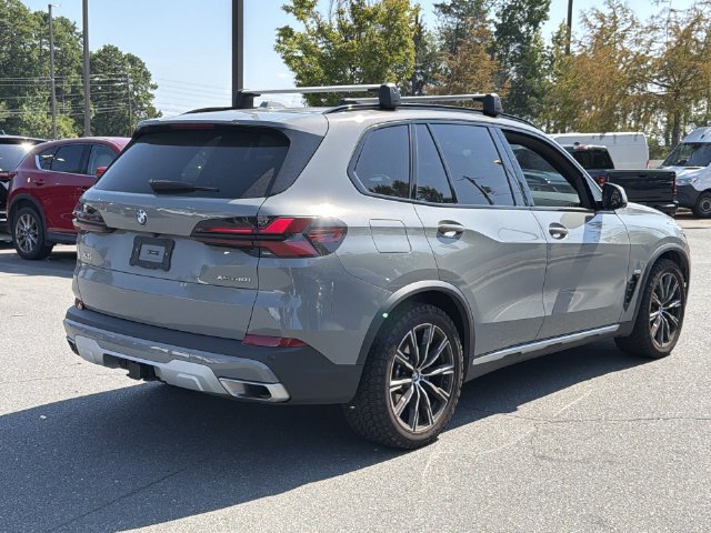 Used 2025 BMW X5 xDrive40i w/ Parking Assistance Package AWD/4WD image 4