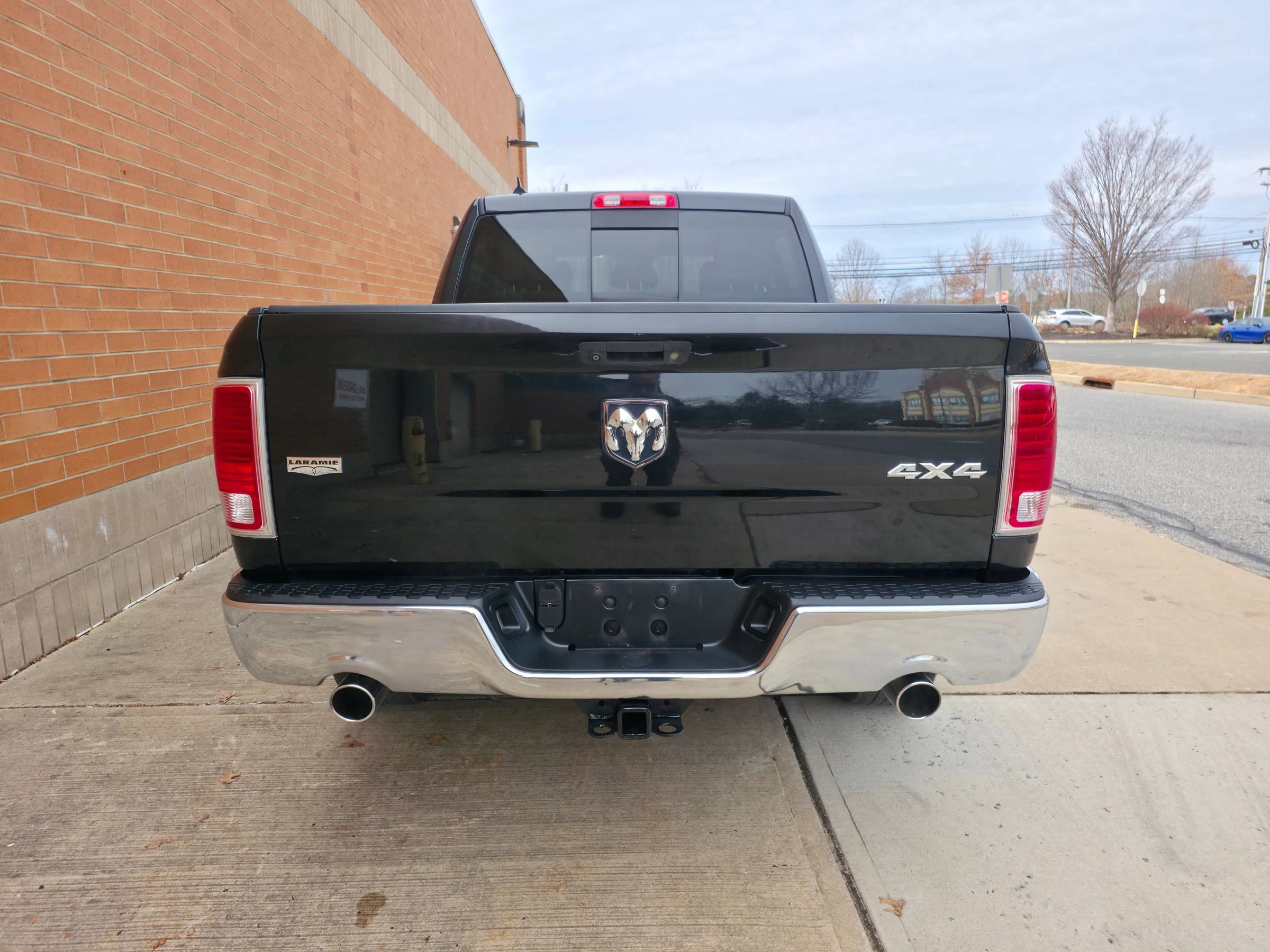 Used 2016 RAM 1500 Laramie w/ Convenience Group AWD/4WD image 7