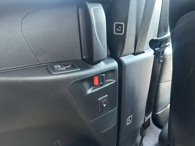 Used 2025 Chrysler Pacifica Limited FWD image 28