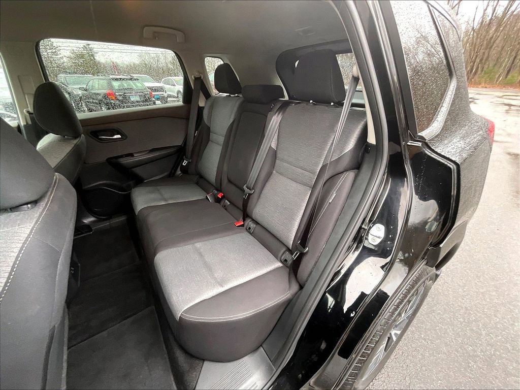 Used 2023 Nissan Rogue SV AWD/4WD image 25