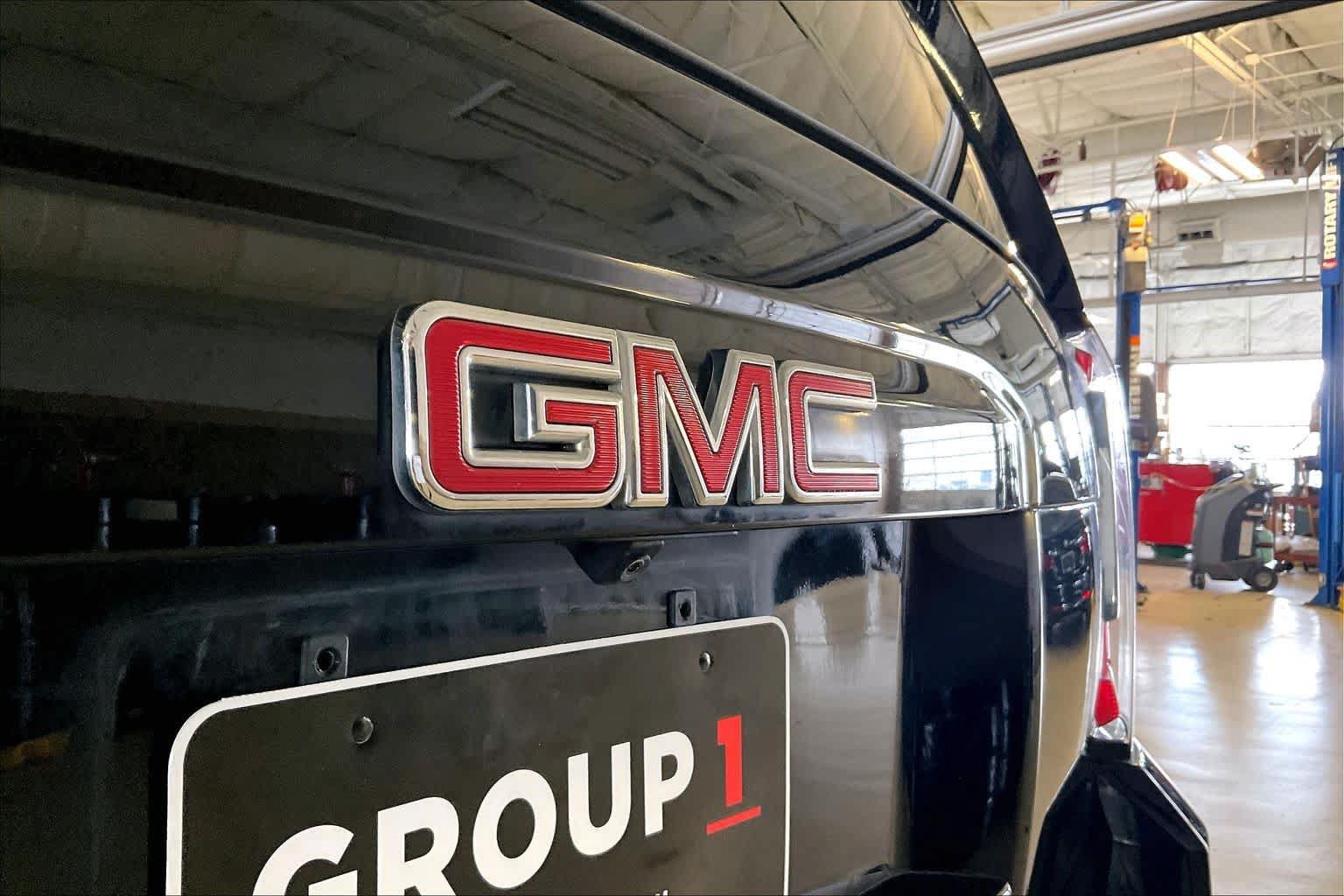 Used 2018 GMC Yukon SLT w/ Premium Edition AWD/4WD image 31
