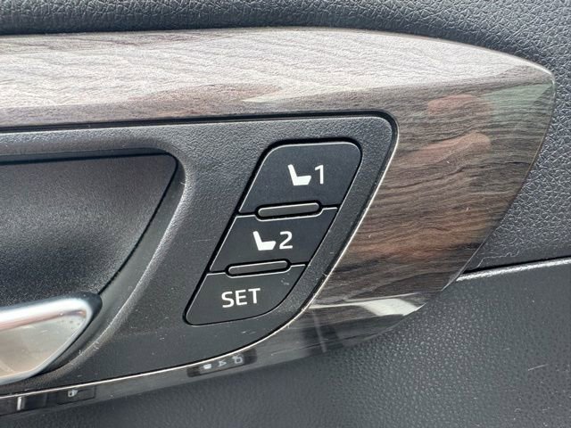 Used 2023 Toyota Highlander Platinum image 18