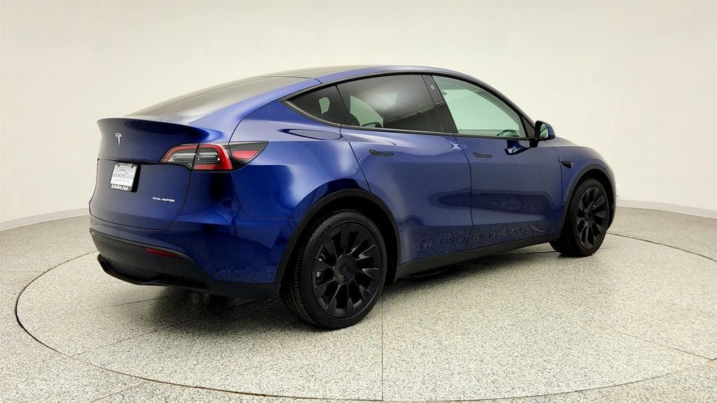 Used 2023 Tesla Model Y AWD image 5