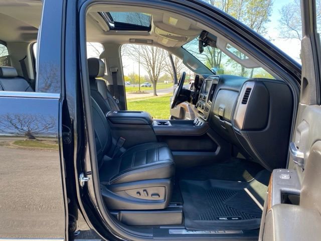 Used 2018 GMC Sierra 2500 Denali w/ Duramax Plus Package AWD/4WD image 22
