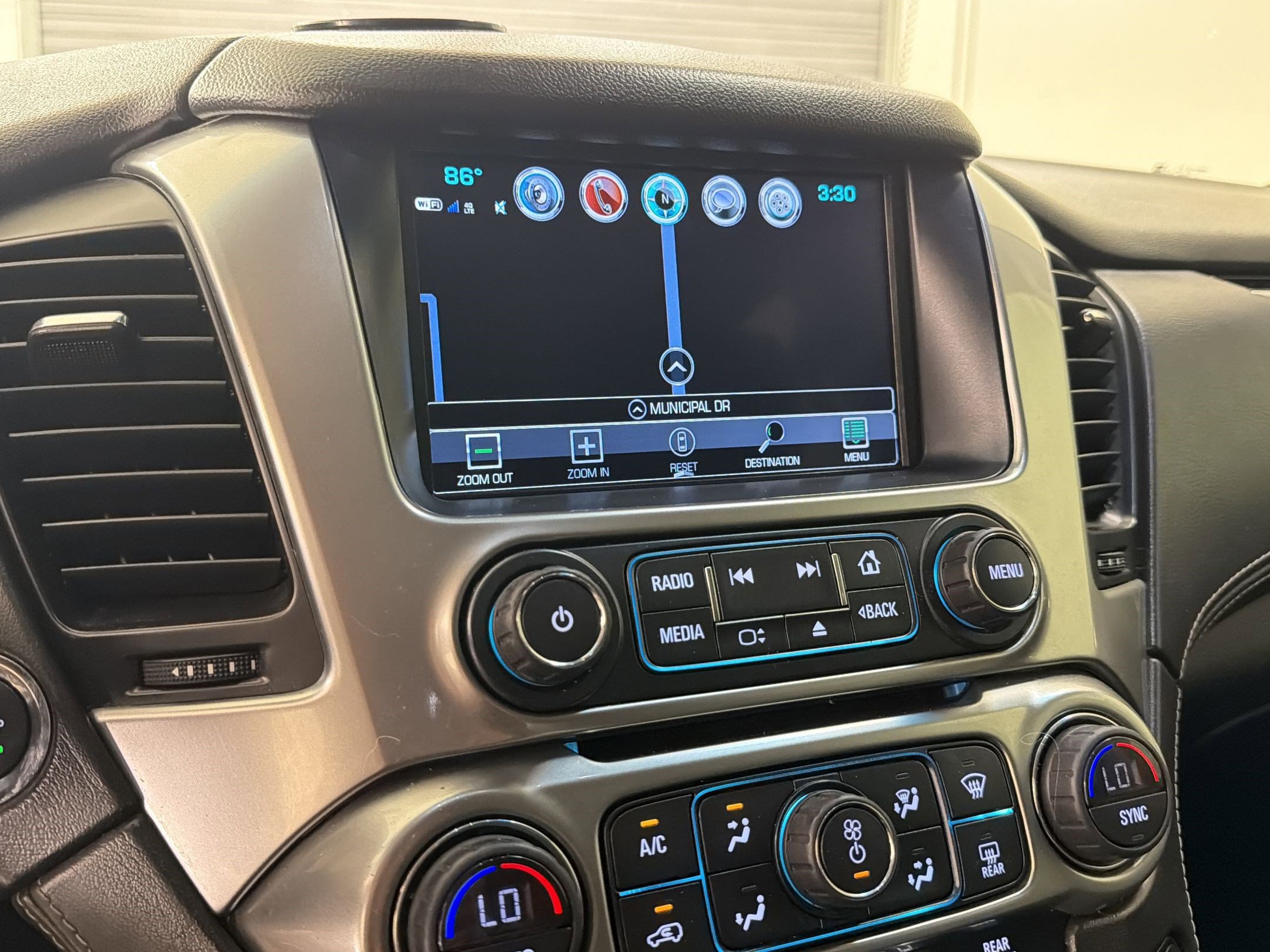 Used 2019 Chevrolet Tahoe LT w/ LT Signature Package image 24