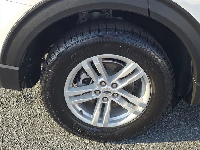 Used 2024 Ford Explorer XLT w/ Equipment Group 202A image 14